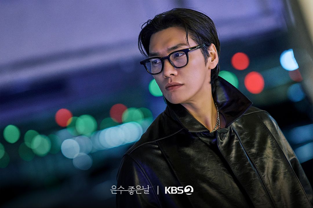 kim-young-kwang-walking-on-thin-ice3