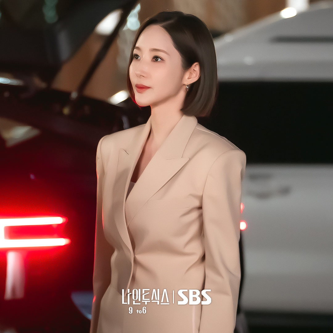 nine-to-six-park-min-young4