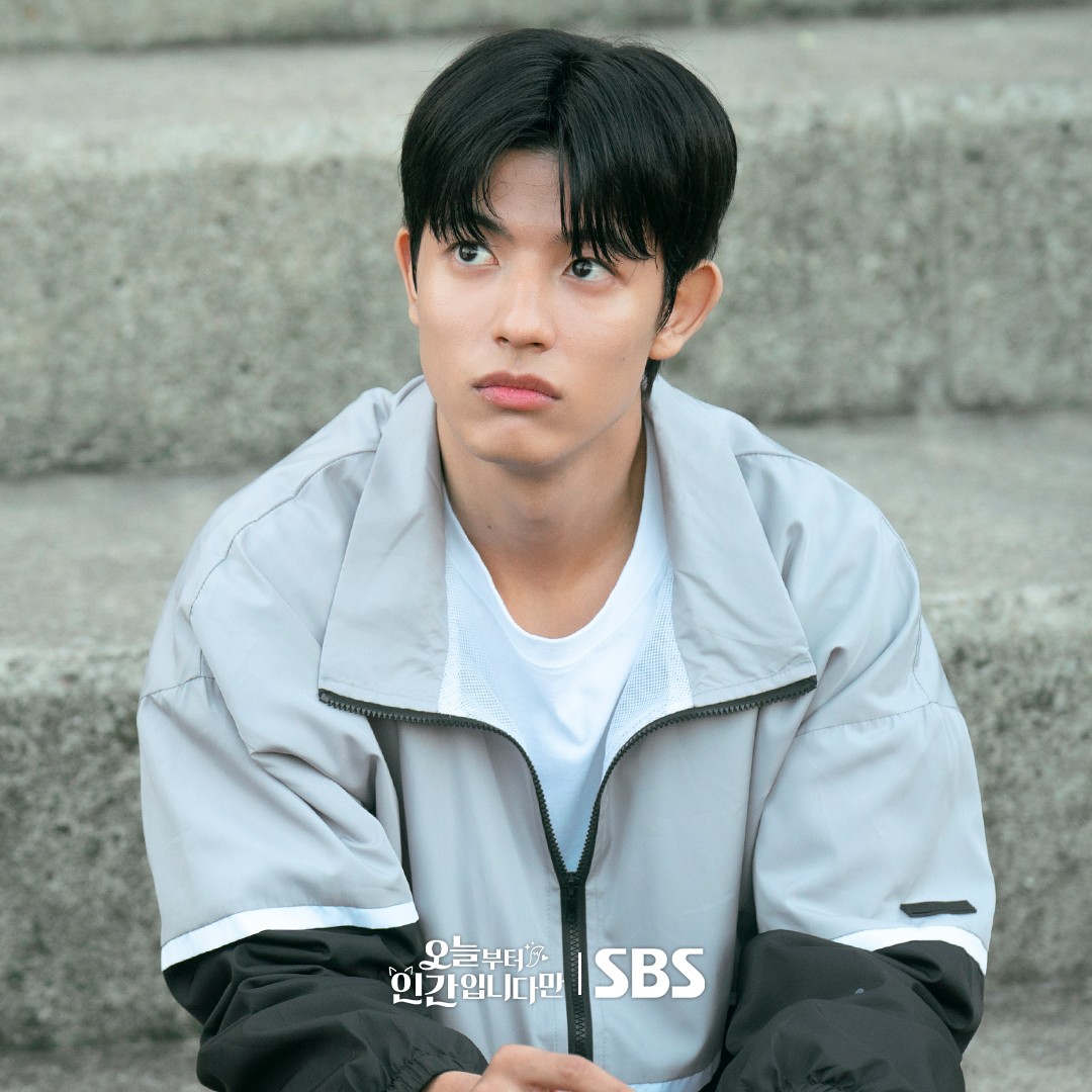 no-tail-to-tell-stills2