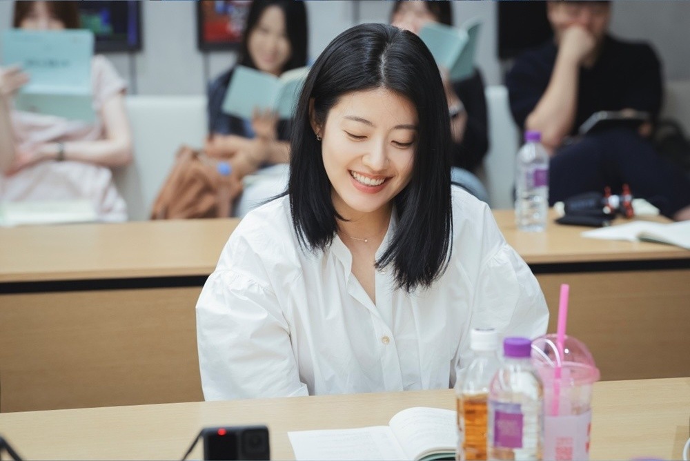 make-me-tingle-nam-ji-hyun
