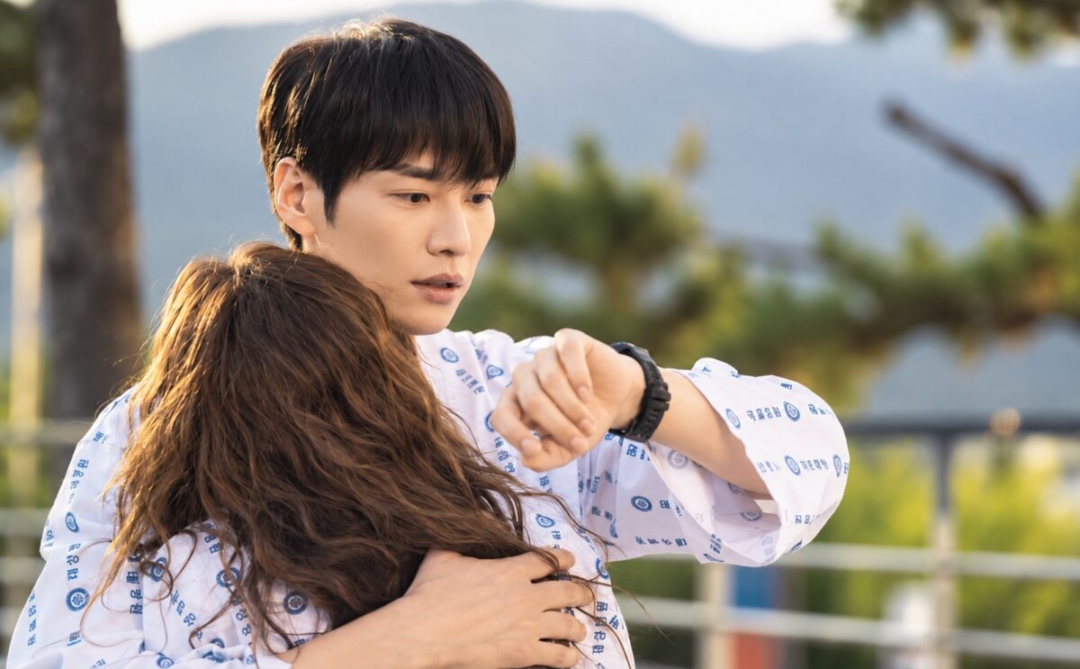 take-charge-of-my-heart-recharge-mon-coeur-stills6