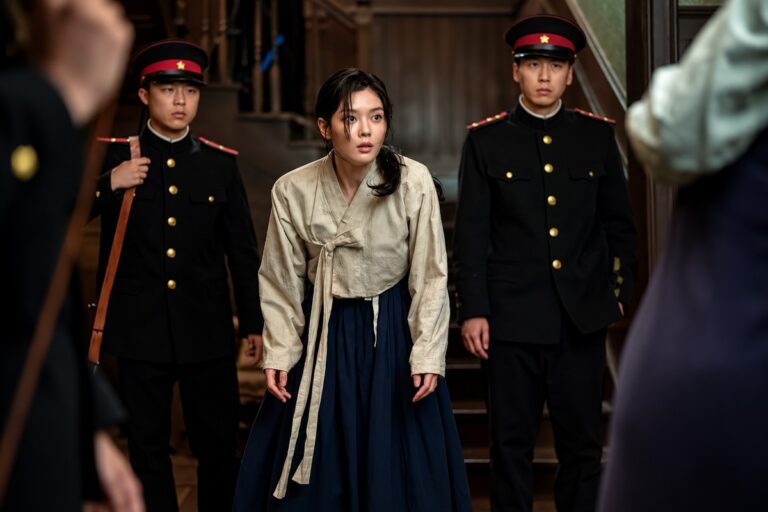 100-days-of-deception-stills4