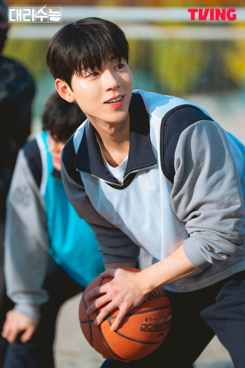 The-Substitute-stills2