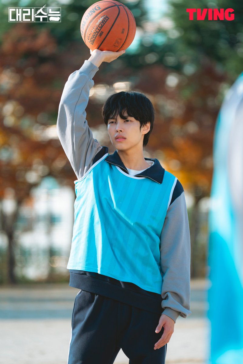 The-Substitute-stills3