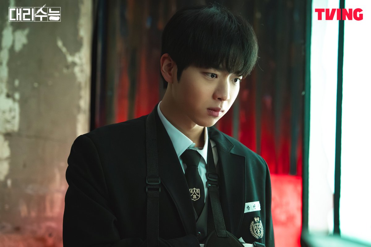 The-Substitute-stills4