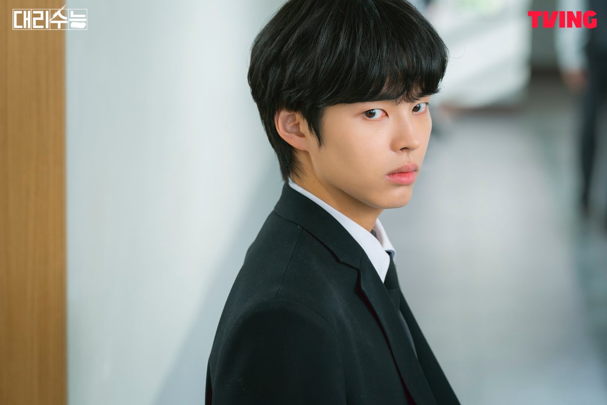 The-Substitute-stills6
