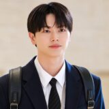 Yook-Sungjae-nine-to-six5