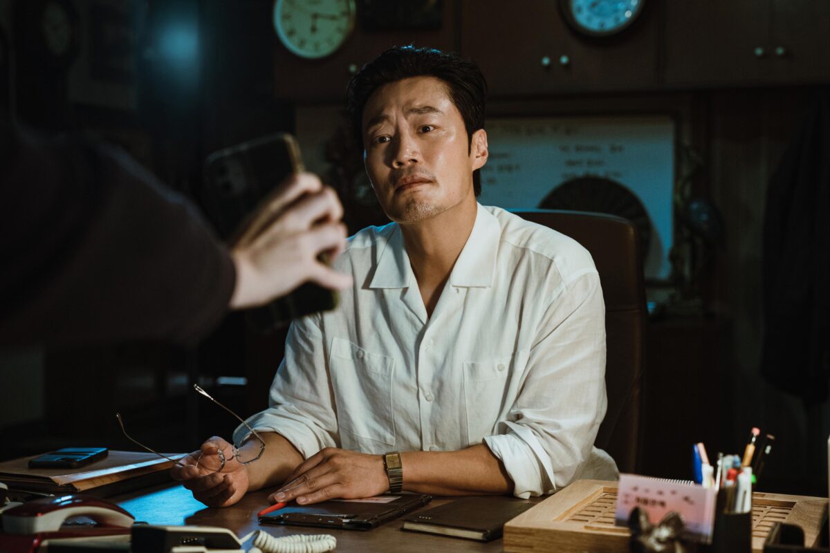 dead-end-job-lee-hee-joon1