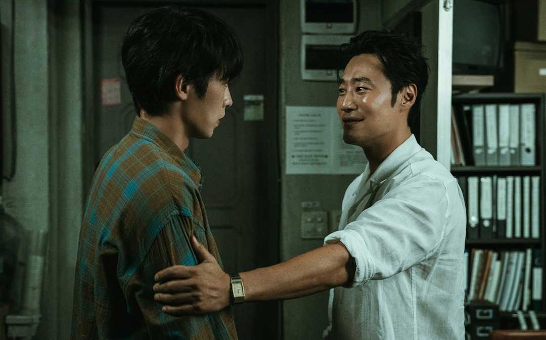 dead-end-job-lee-hee-joon2